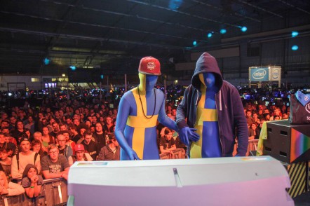 Swedish Swedes playing